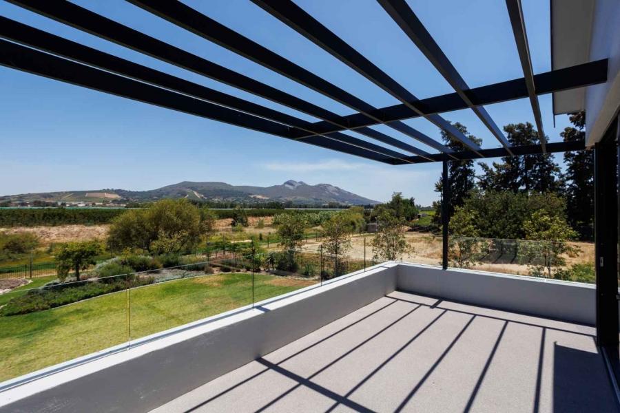 To Let 5 Bedroom Property for Rent in Val De Vie Estate Western Cape